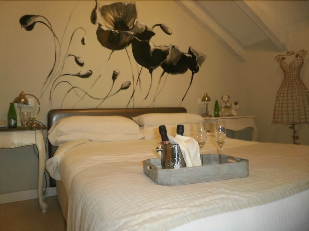 Imagen de la habitación del Hotel El Jardín De Eugenia. Foto 2