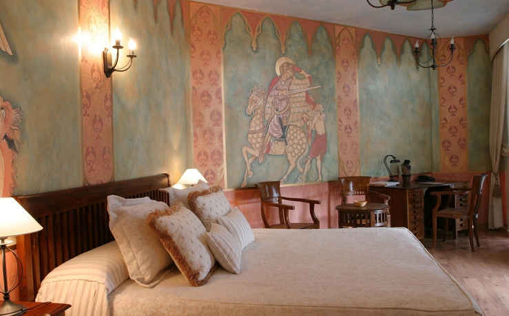 Imagen de la habitación del Hotel El Jardín De La Abadía. Foto 4