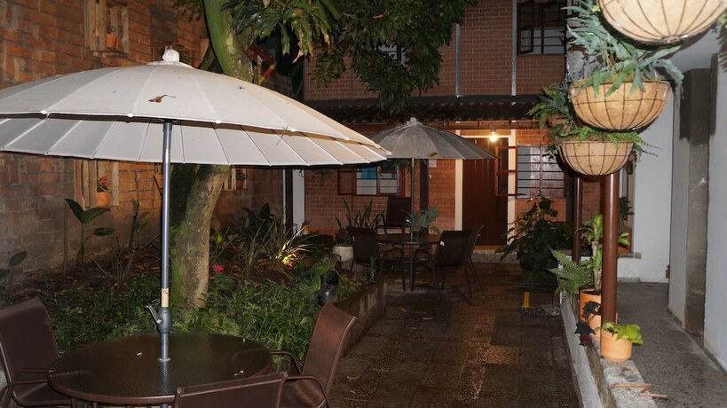Imagen general del Hotel El Jardin De La 10 - Hostel. Foto 13