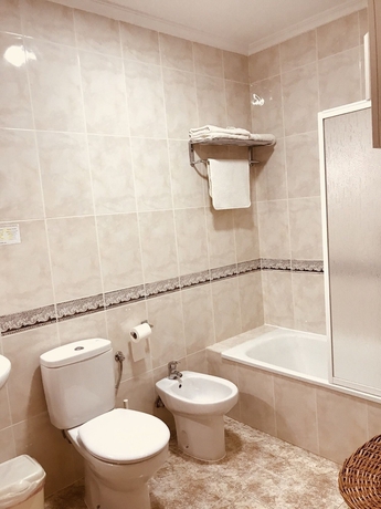 Imagen de la habitación del Hotel El Jardin de Las Eras, Algue&ntilde;a. Foto 11