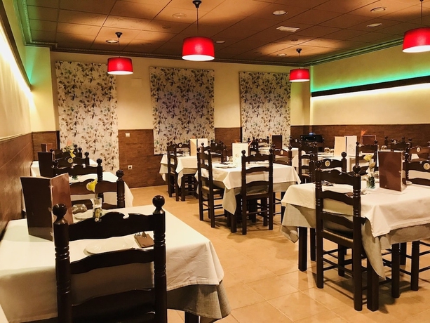 Imagen del bar/restaurante del Hotel El Jardin de Las Eras, Algue&ntilde;a. Foto 5