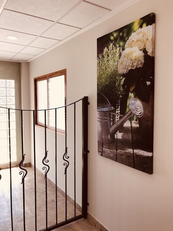Imagen de los interiores del Hotel El Jardin de Las Eras, Algue&ntilde;a. Foto 19