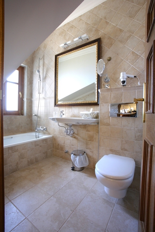 Imagen de la habitación del Hotel El Juglar. Foto 7