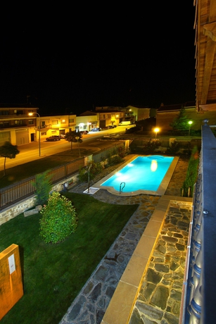 Imagen de la piscina del Hotel El Juglar. Foto 14