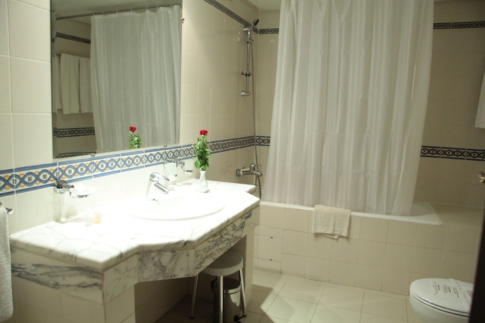 Imagen de la habitación del Hotel El Kantaoui Center and Spa. Foto 10