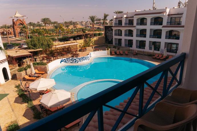 Imagen de la piscina del Hotel El Khan Sharm. Foto 19