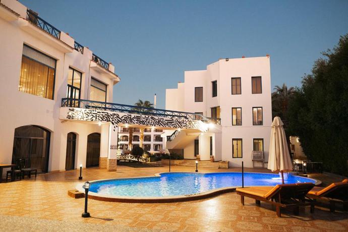 Imagen de la piscina del Hotel El Khan Sharm. Foto 21