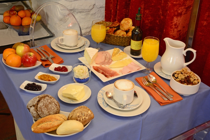 Imagen del bar/restaurante del Hotel El Ladron De Agua Palacete. Foto 3