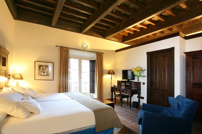 Imagen de la habitación del Hotel El Ladron De Agua Palacete. Foto 9