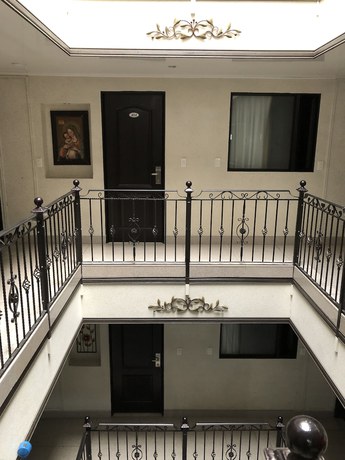 Imagen de los interiores del Hotel El Lago Inn. Foto 19