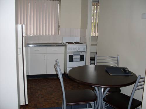 Imagen de la habitación del Hotel El Lago Tourist Park. Foto 1