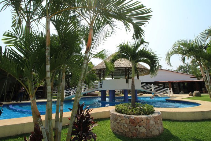 Imagen de la piscina del Hotel El Laurel Boutique. Foto 14