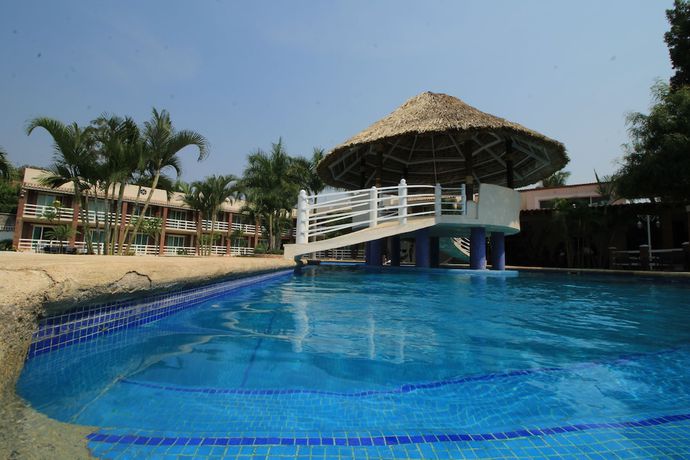 Imagen de la piscina del Hotel El Laurel Boutique. Foto 16
