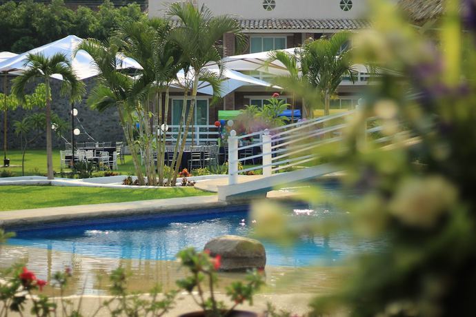 Imagen de la piscina del Hotel El Laurel Boutique. Foto 17