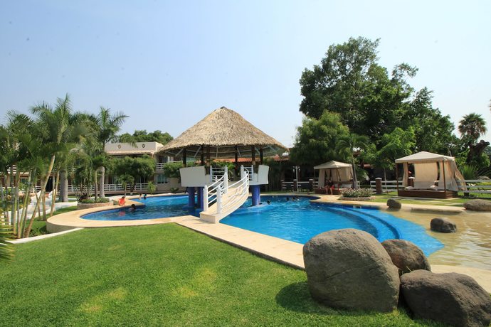 Imagen de la piscina del Hotel El Laurel Boutique. Foto 19