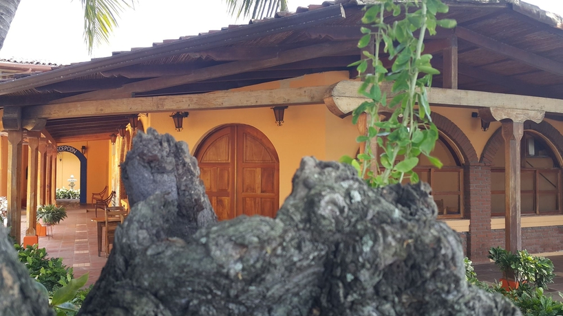 Imagen de los exteriores del Hotel El Maltese. Foto 11