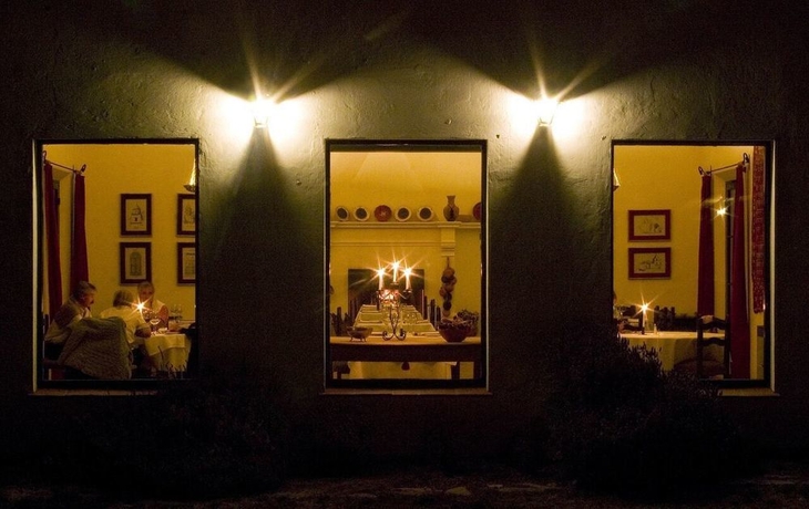 Imagen del bar/restaurante del Hotel El Manantial Del Silencio. Foto 1