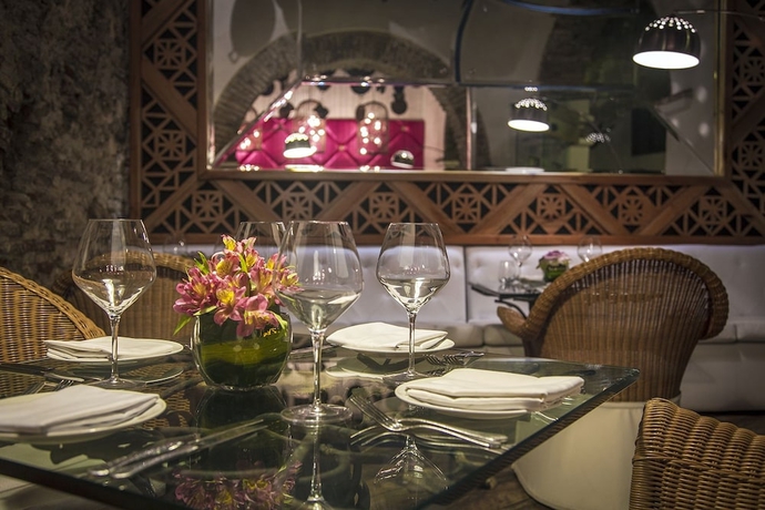 Imagen del bar/restaurante del Hotel El Marqués Boutique. Foto 7