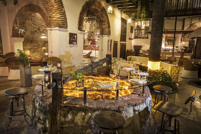 Imagen del bar/restaurante del Hotel El Marqués Boutique. Foto 9