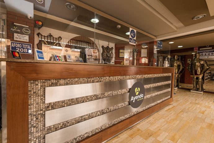 Imagen de los interiores del Hotel El Marques. Foto 17