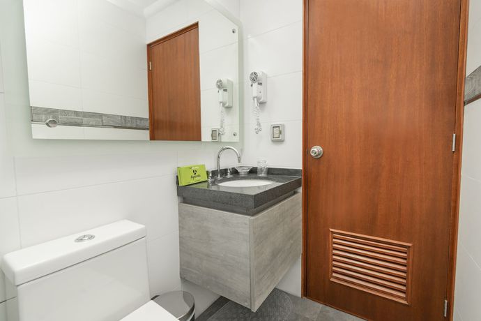 Imagen de la habitación del Hotel El Marques. Foto 12