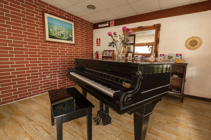 Imagen de los interiores del Hotel El Marques. Foto 19