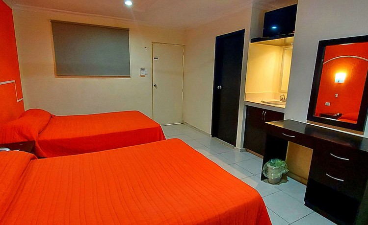 Imagen de la habitación del Hotel El Marques, M&eacute;rida. Foto 11