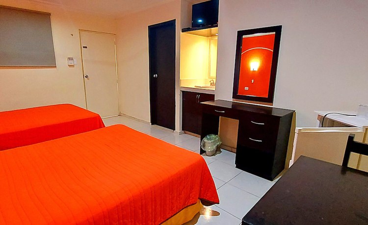 Imagen de la habitación del Hotel El Marques, M&eacute;rida. Foto 13