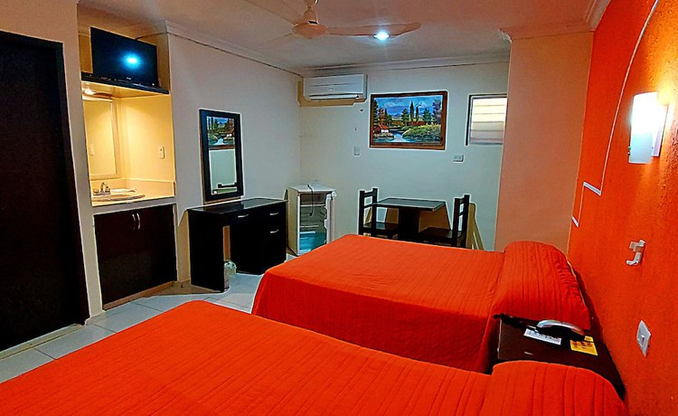 Imagen de la habitación del Hotel El Marques, M&eacute;rida. Foto 14