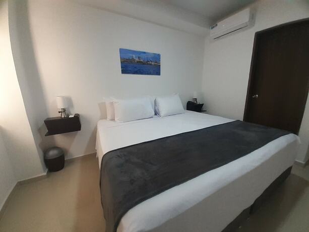 Imagen de la habitación del Hotel El Marques de Manga. Foto 17