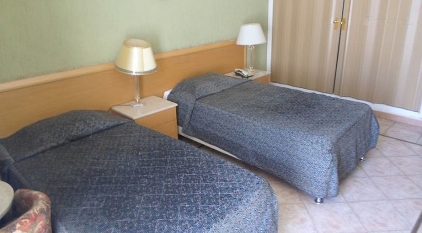 Imagen de la habitación del Hotel El Marsa. Foto 9