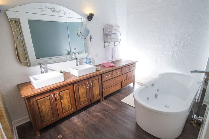Imagen de la habitación del Hotel El Mercado. Foto 5