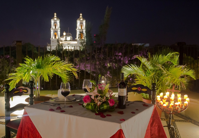 Imagen del bar/restaurante del Hotel El Mesón Del Marqués. Foto 2