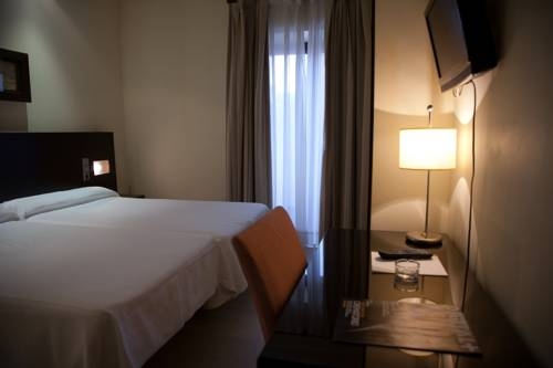 Imagen general del Hotel El Mesón. Foto 10