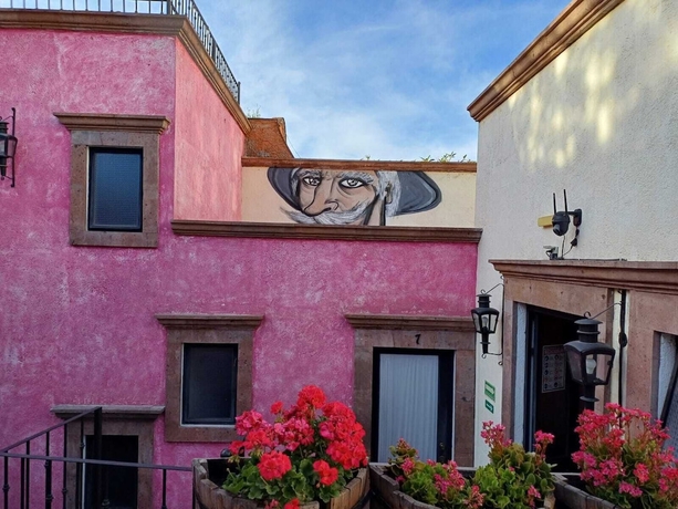 Imagen general del Hotel El Mesón del Quijote. Foto 1