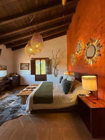 Imagen de la habitación del Hotel El Mes&oacute;n del Tic&uacute;z Tapalpa. Foto 6