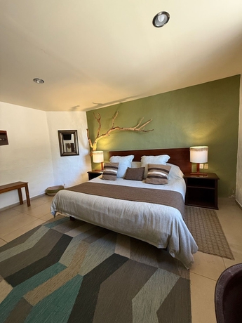 Imagen de la habitación del Hotel El Mes&oacute;n del Tic&uacute;z Tapalpa. Foto 13