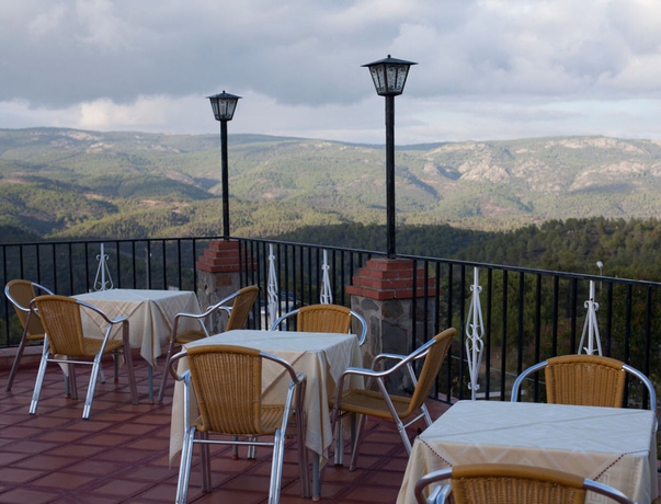 Imagen del bar/restaurante del Hotel El Meson De Despeñaperros. Foto 2