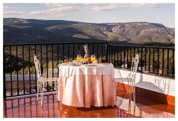 Imagen del bar/restaurante del Hotel El Meson De Despeñaperros. Foto 4
