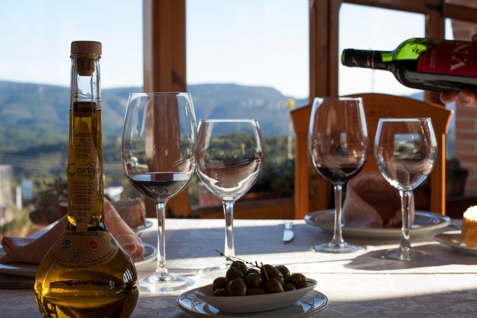 Imagen del bar/restaurante del Hotel El Meson De Despeñaperros. Foto 5