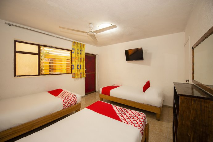 Imagen de la habitación del Hotel El Meson De La Luna. Foto 3