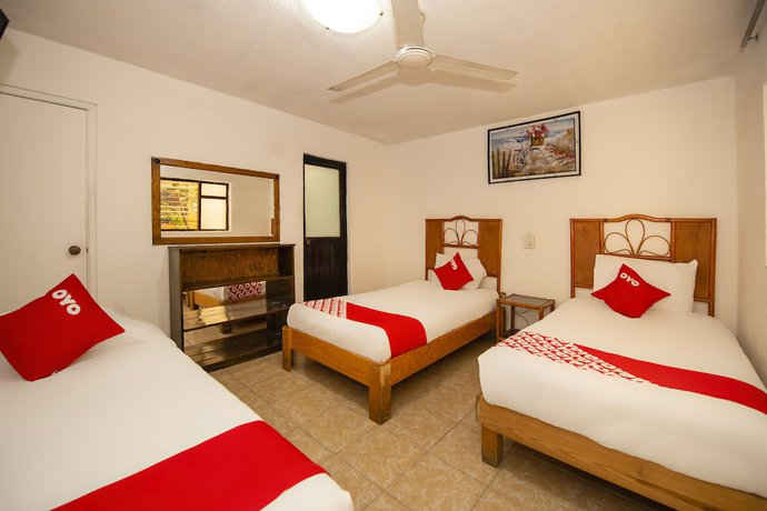 Imagen de la habitación del Hotel El Meson De La Luna. Foto 6
