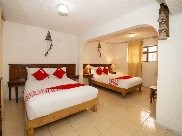 Imagen de la habitación del Hotel El Meson De La Luna. Foto 8