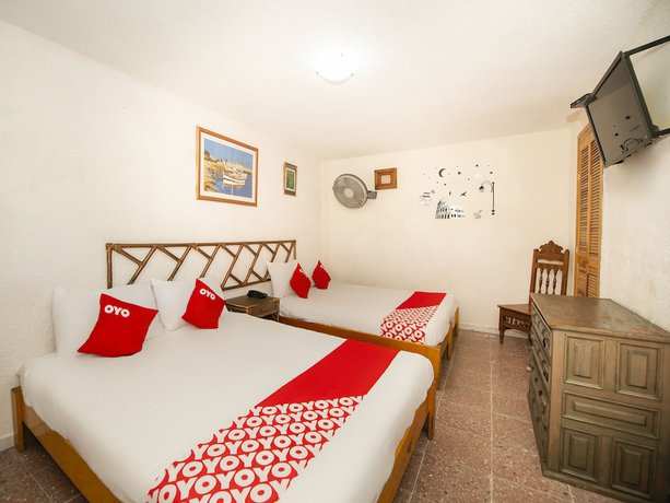 Imagen de la habitación del Hotel El Meson De La Luna. Foto 10
