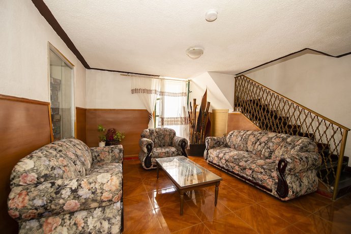 Imagen de los interiores del Hotel El Meson De La Luna. Foto 20