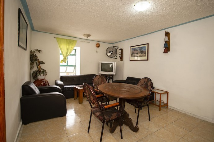 Imagen de la habitación del Hotel El Meson De La Luna. Foto 15
