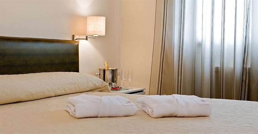 Imagen de la habitación del Hotel El Milano Real. Foto 11