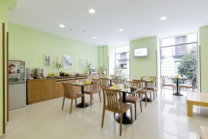 Imagen del bar/restaurante del Hotel El Mirador Puerta Del Sol. Foto 4