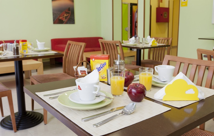 Imagen del bar/restaurante del Hotel El Mirador Puerta Del Sol. Foto 5