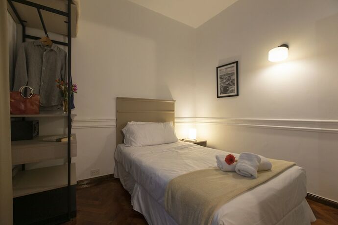 Imagen de la habitación del Hotel El Misti Buenos Aires Centro. Foto 17